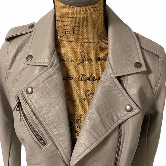 Levi’s Moto Jacket - Picture 3 of 9